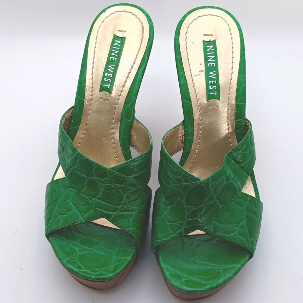 NINE  WEST VIBRANT GREEN WEDGE HEELS - Picture 2 of 6